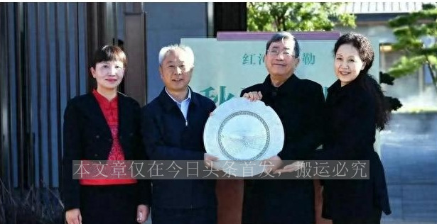 60岁的少女马兰,没有皱纹也没有赘肉,余秋雨娶她堪比获诺贝尔奖