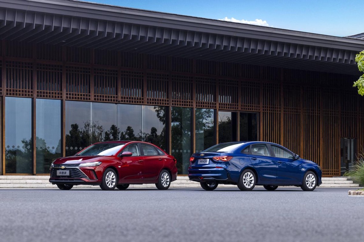 时尚动感家轿科鲁泽仅售5万多,新款科鲁泽二厢版售价