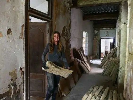 澳洲夫妇被坑230万买下烂屋！神级改造后惊艳网友：想去打卡