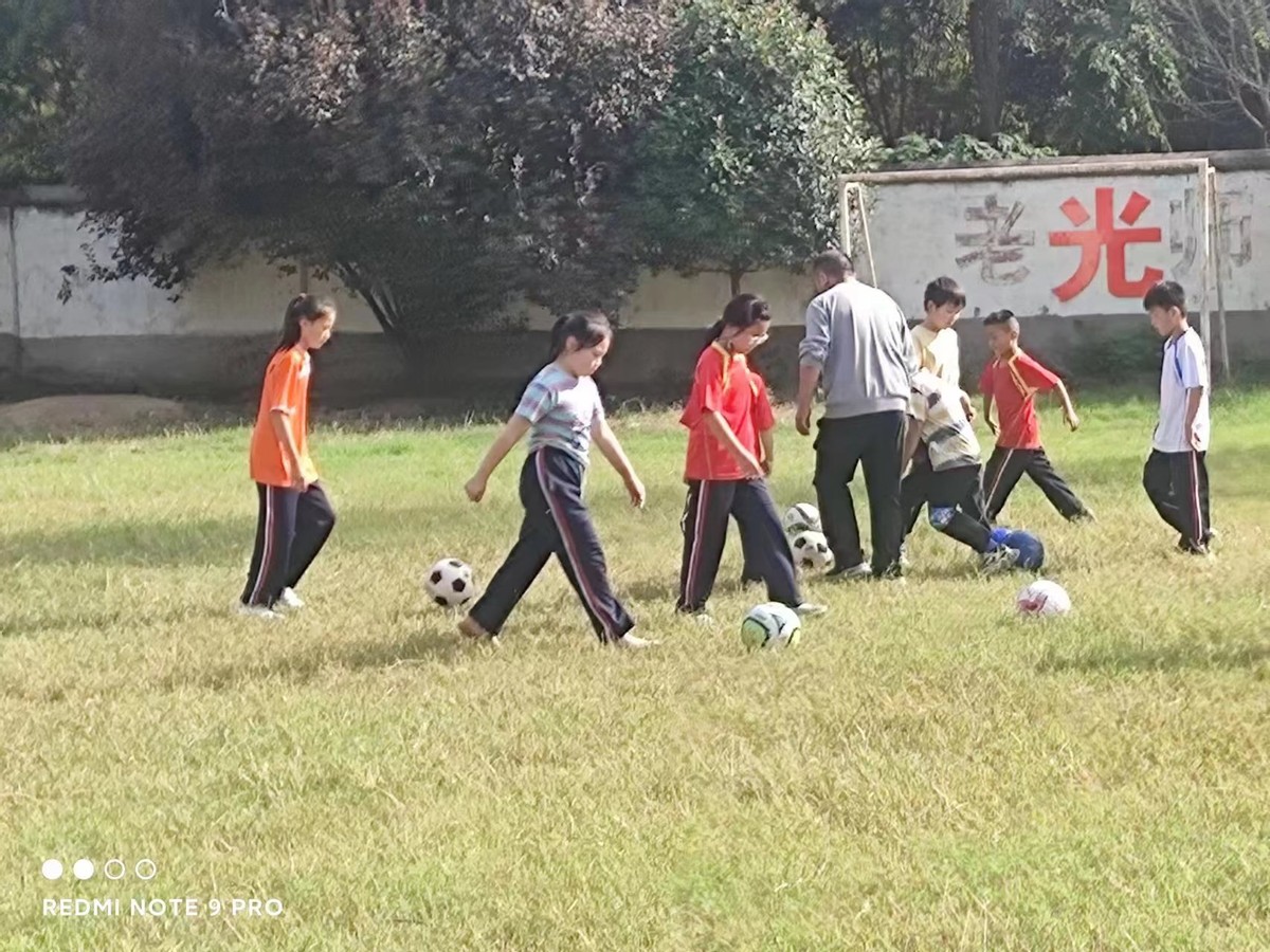 激情与梦想齐飞——记固厢乡大田小学足球队