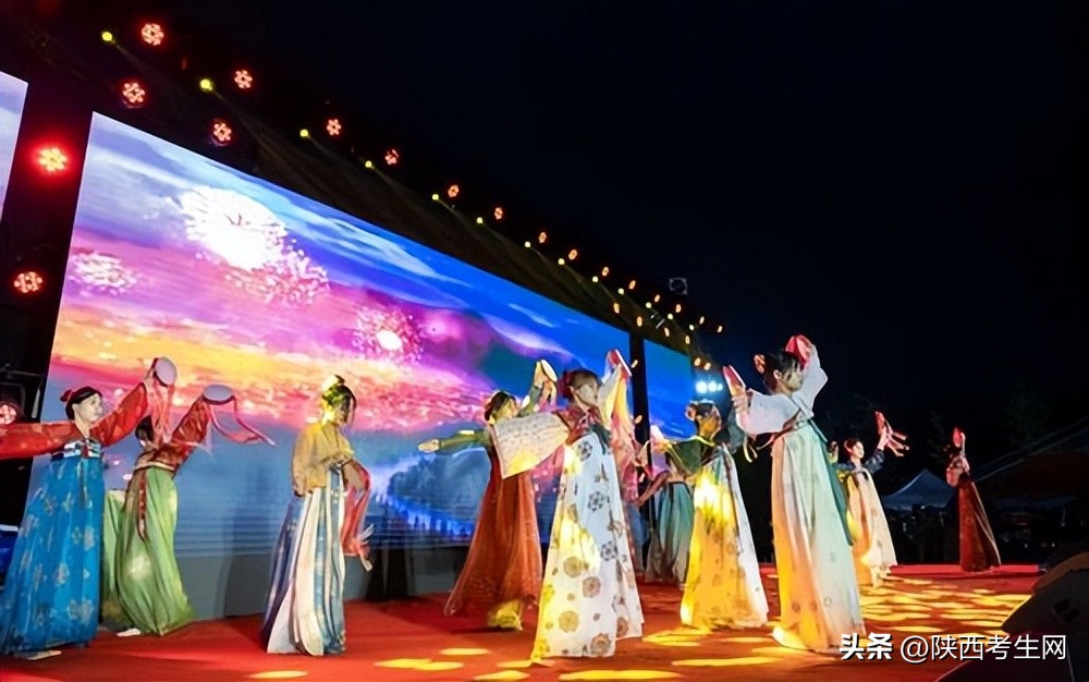 瑗垮畨鐜颁唬鑱屼笟楂樹腑2023姣曚笟鏅氫細,瑗垮畨鐜颁唬鑱屼笟楂樹腑楂樹笁姣曚笟鏅氫細