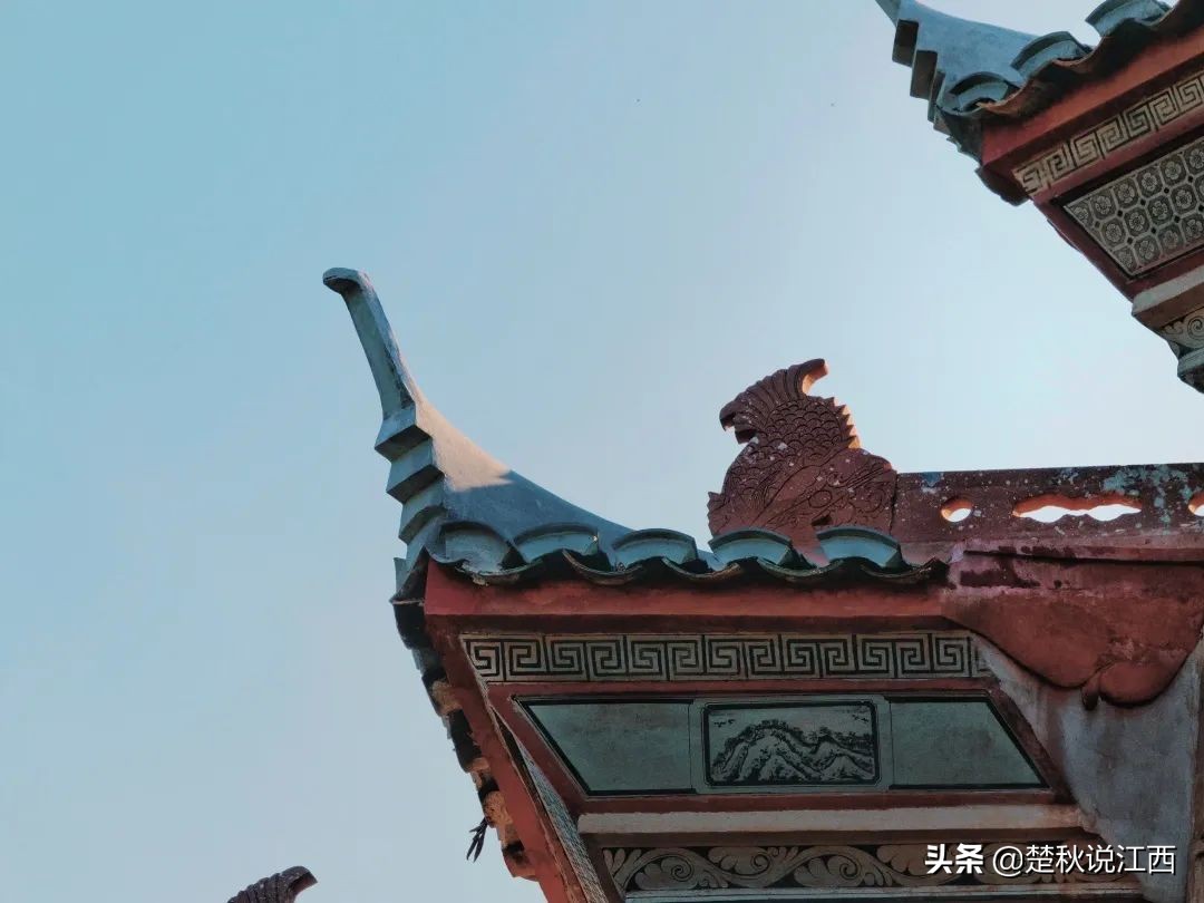 一个极具历史文化底蕴的古村,这个古村风景一绝