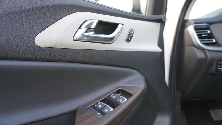 2022江铃域虎7皮卡车图片及价格,五十铃dmax和江铃域虎7哪个好