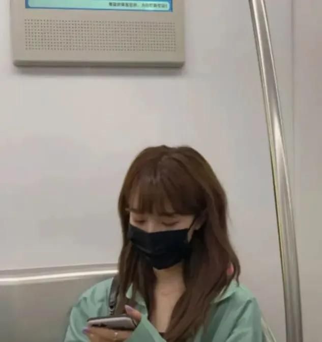 女生爱买苹果手机是什么心理,为什么女孩子爱买苹果手机