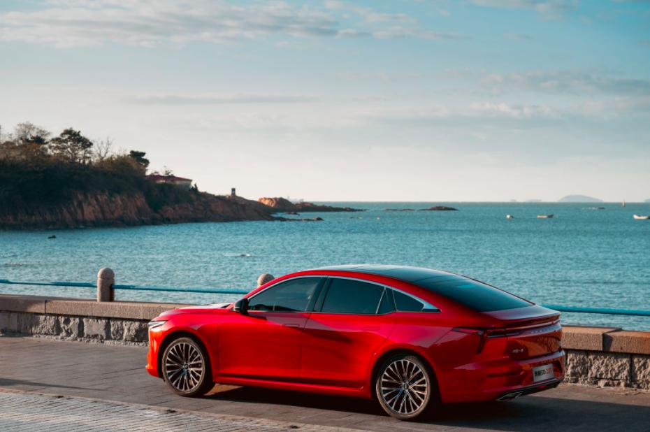 国潮奔腾b70,奔腾国潮运动汽车b70s