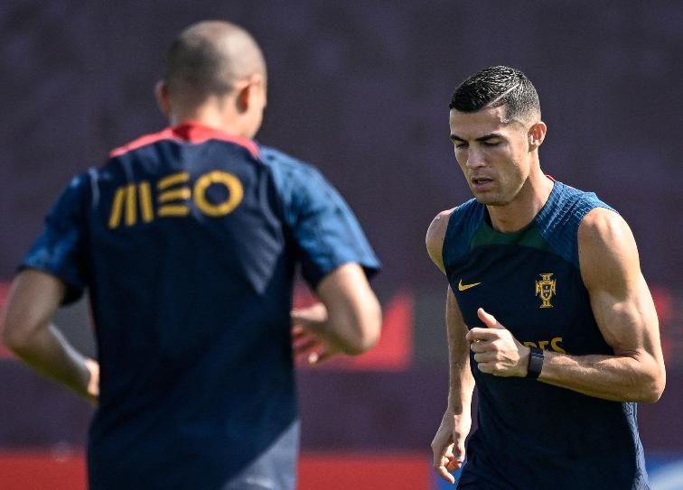 替补又何妨！哪怕C罗只上场几分钟，他也是葡萄牙足球的标志