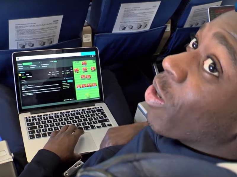 羽生结弦终于出现,羽生结弦是明星吗