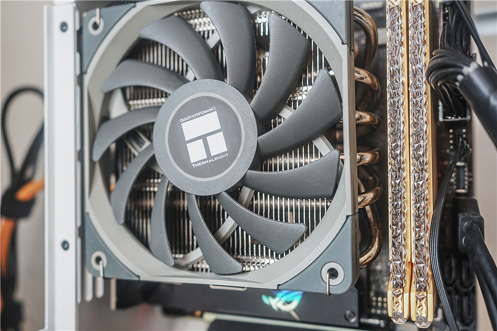 乔思伯机箱u5装机教程,桌面上的小垃圾桶