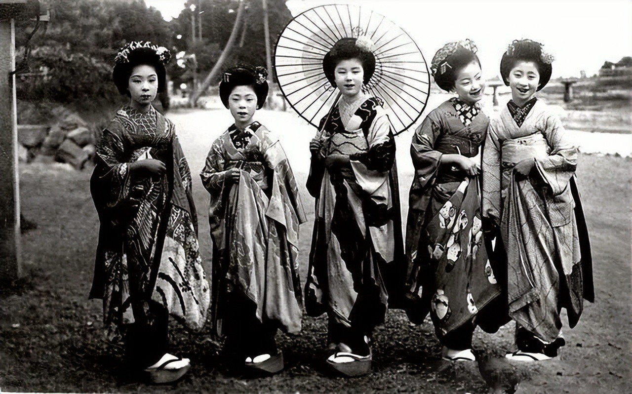 “私”小说鼻祖《棉被》：露骨地描写，大胆地暴露，私在何处？