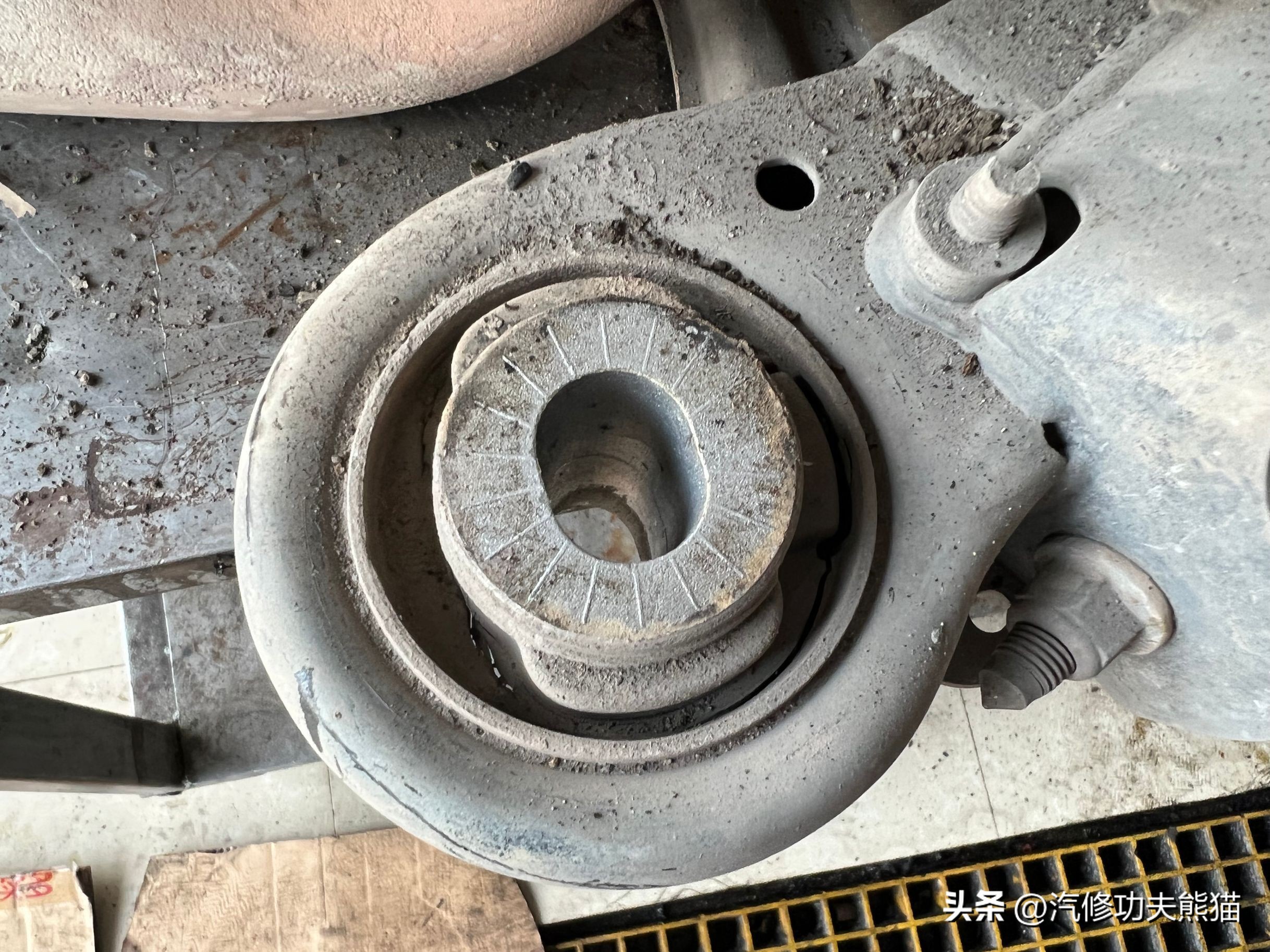 翻新60年前的奥迪,老车翻新奥迪a6发动机