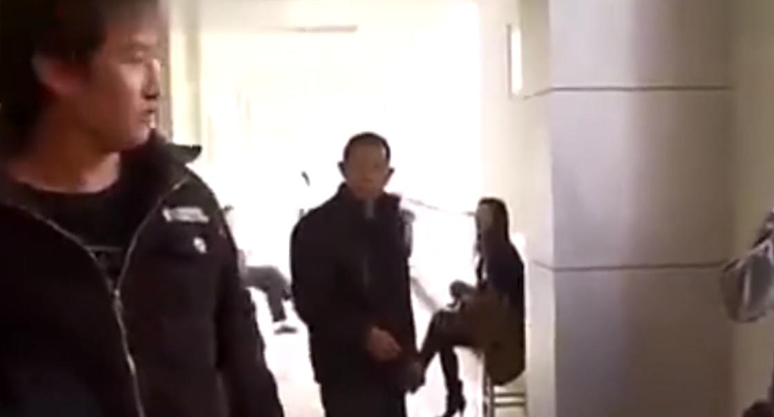 四川10岁女孩生命垂危,四川十岁女孩身体溃烂父母辟谣