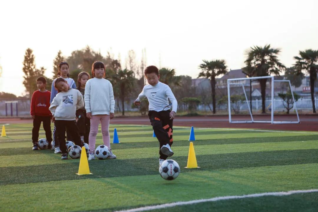 如皋市高明学校:秉承红色老区光荣传统,高明足球勇争一流