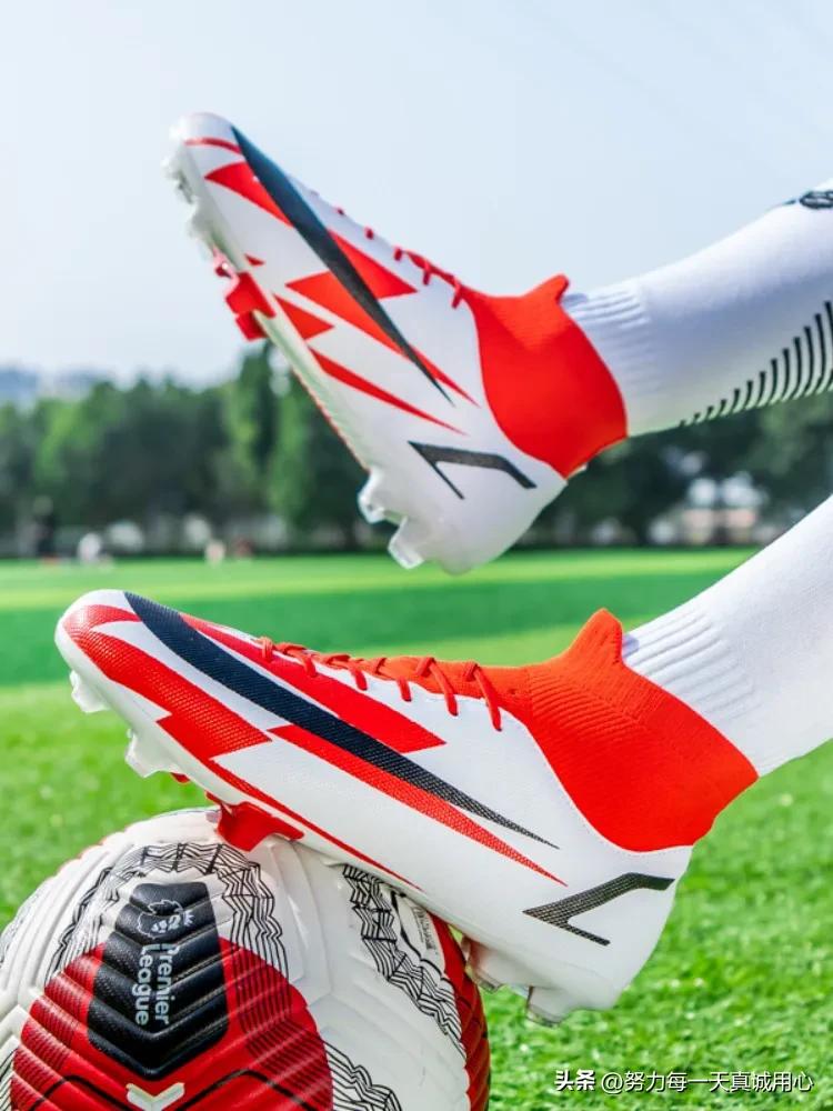 纽巴伦2023年新款,最新款足球鞋2024