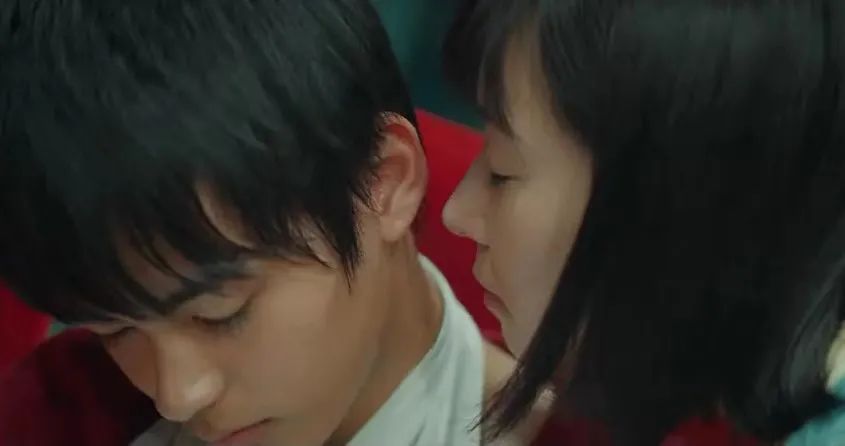 为什么老是喜欢咬男朋友手,总想咬男朋友是因为什么