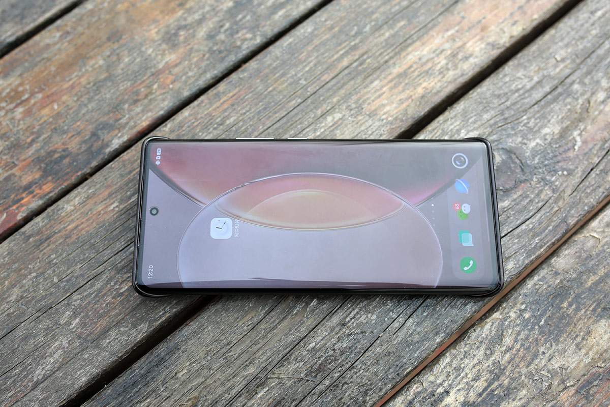 现在两千左右值得入手的iqoo手机,两千五以内最值得入手的iqoo手机