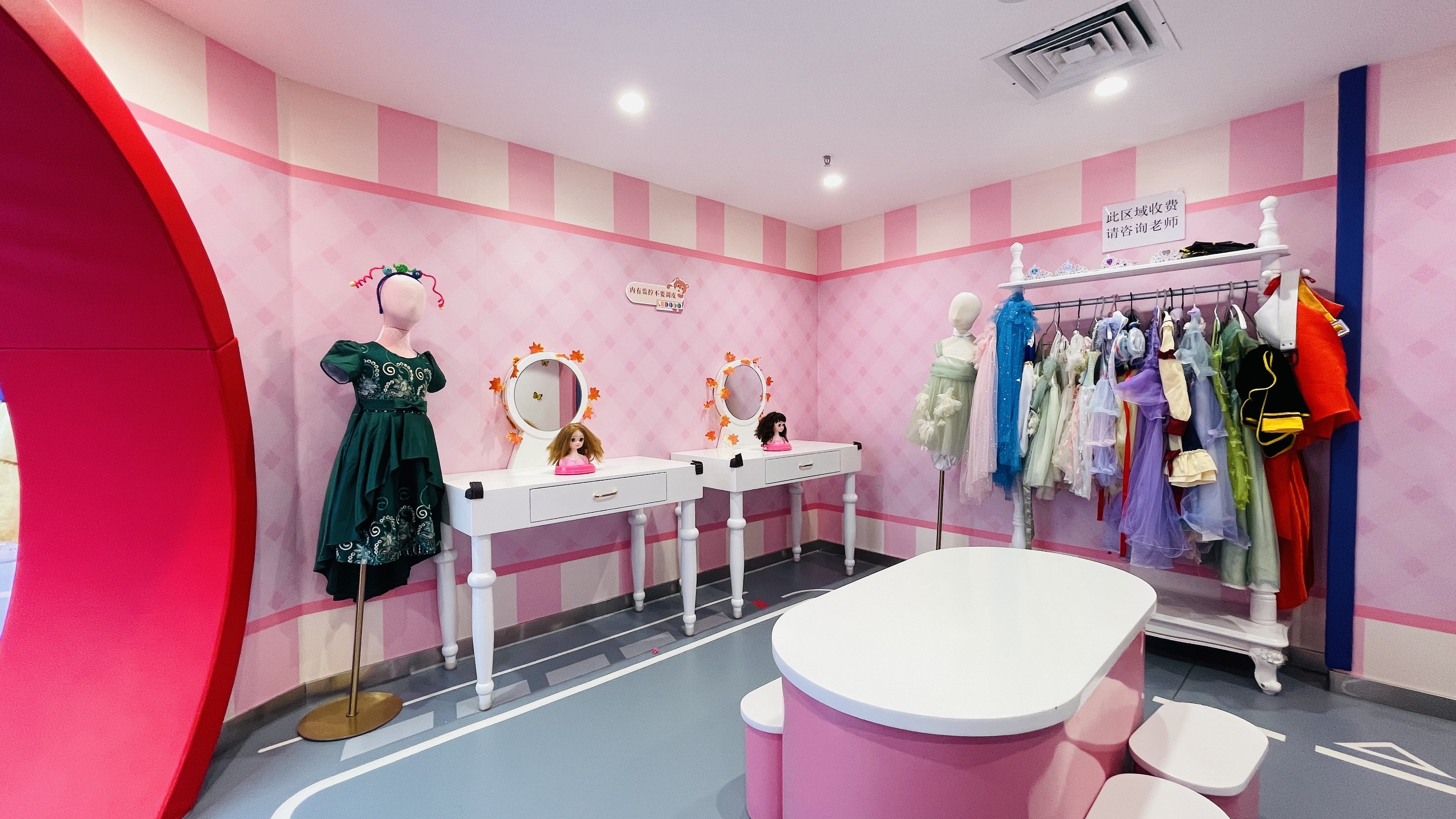 室外儿童游乐园设备有哪些,游乐园游乐设备电动碰碰车