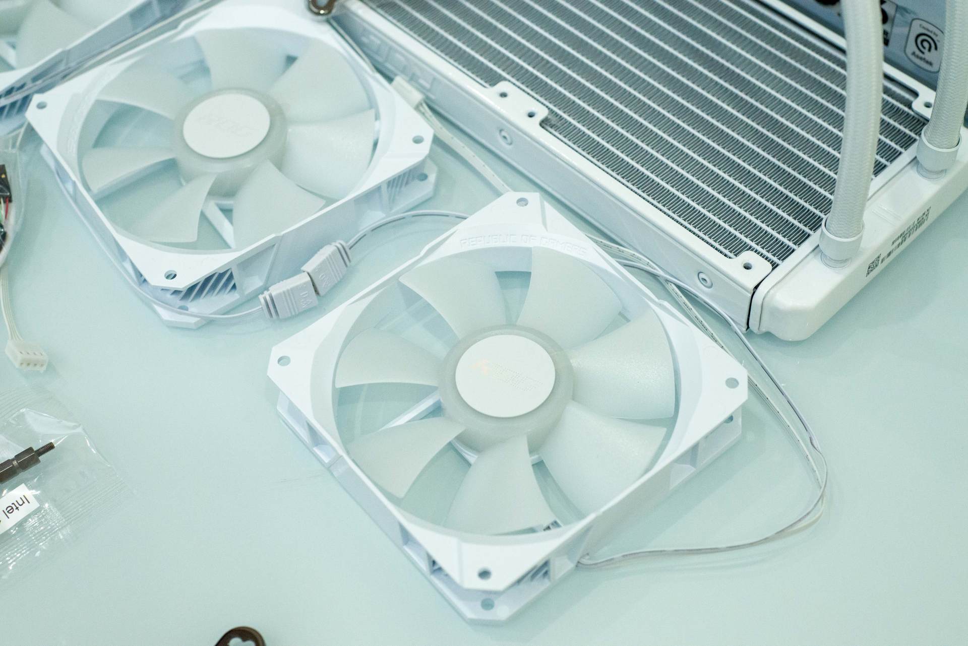 华硕ap201冰立方240水冷,华硕冰立方ap201支持多大的机箱