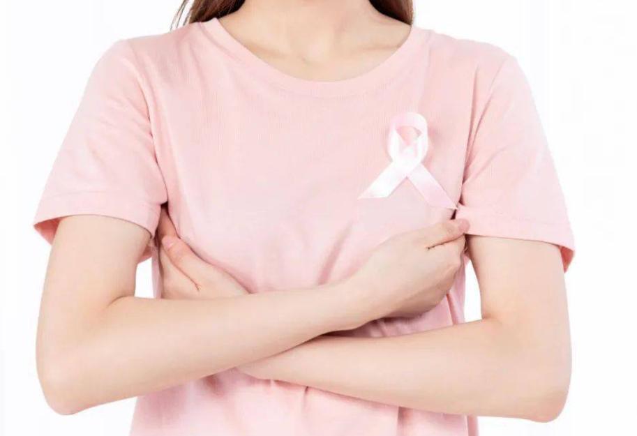 乳晕长了小疙瘩,正常吗?难不成是乳腺癌