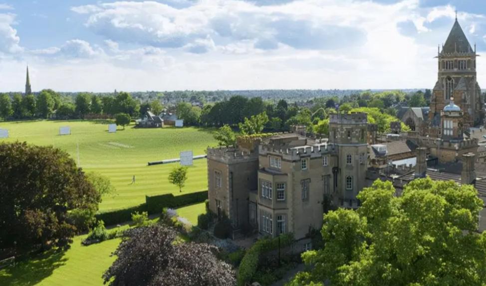 英国最年轻男爵,英国最帅亲王