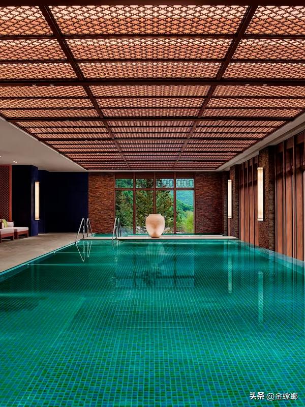 中国首家，全球第六家—九寨沟日赛谷丽思卡尔顿隐世酒店