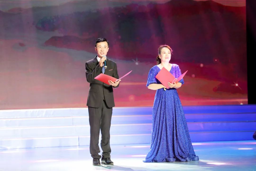 奋进新征程海化*党**旗红——山东海化集团举行庆祝中国*产党共**成立102周年职工文艺演出