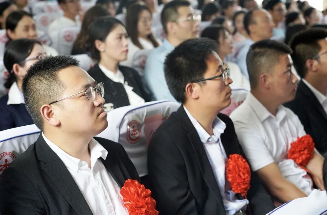 再出发、育新人，长水教育表彰101个先进集体和个人