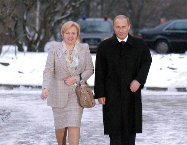 普京出任总统当晚视频,普京当选总统后流泪讲话视频