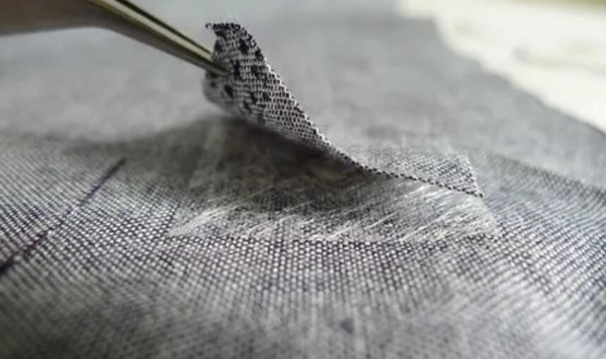 衣服破了一个洞缝补方法,衣服破了一个圆洞怎么缝补