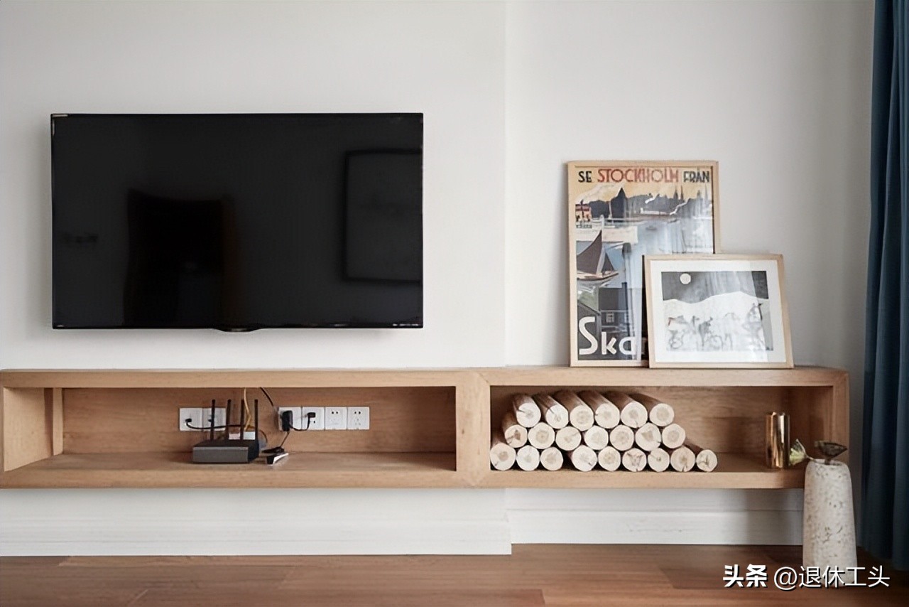 电视机是挂的好还是放在柜子上好,电视机挂在墙上好还是做柜子上好