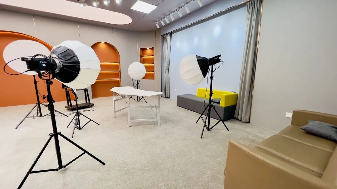 璺ㄥ鐢靛晢618鐖嗗搧,娌℃湁濂楄矾涓嶆悶淇冮攢