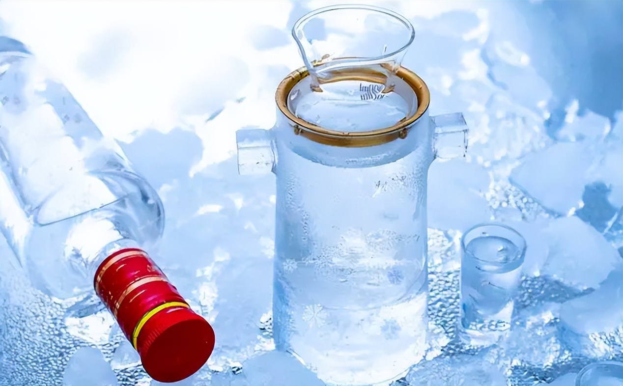 白酒是适合夏天喝还是冬天喝,夏季喝白酒的正确方法