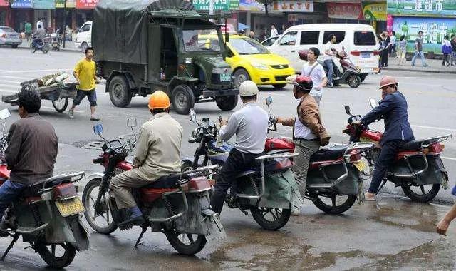 1993年就能诈骗5亿的钱宏，逃亡海外8年骗财骗色，他是如何落网的