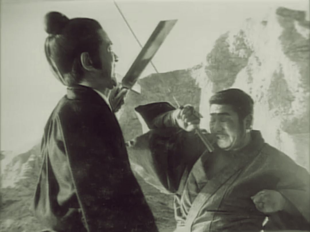 恋人妻、追青霞、混黑道、建豪宅，“武侠片之父”的江湖往事……