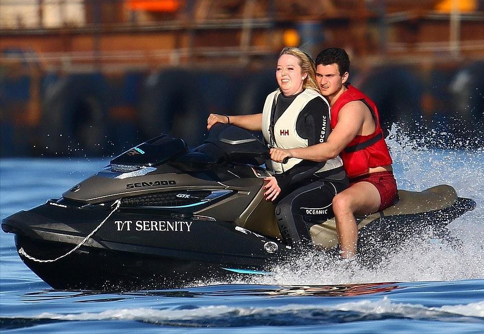 蒂芙尼特朗普和巴伦,伊万卡蒂芙尼近期照片