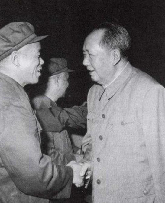 71年韩先楚向伟人反映陈再道近况，毛主席得知其欲工作：我来安排