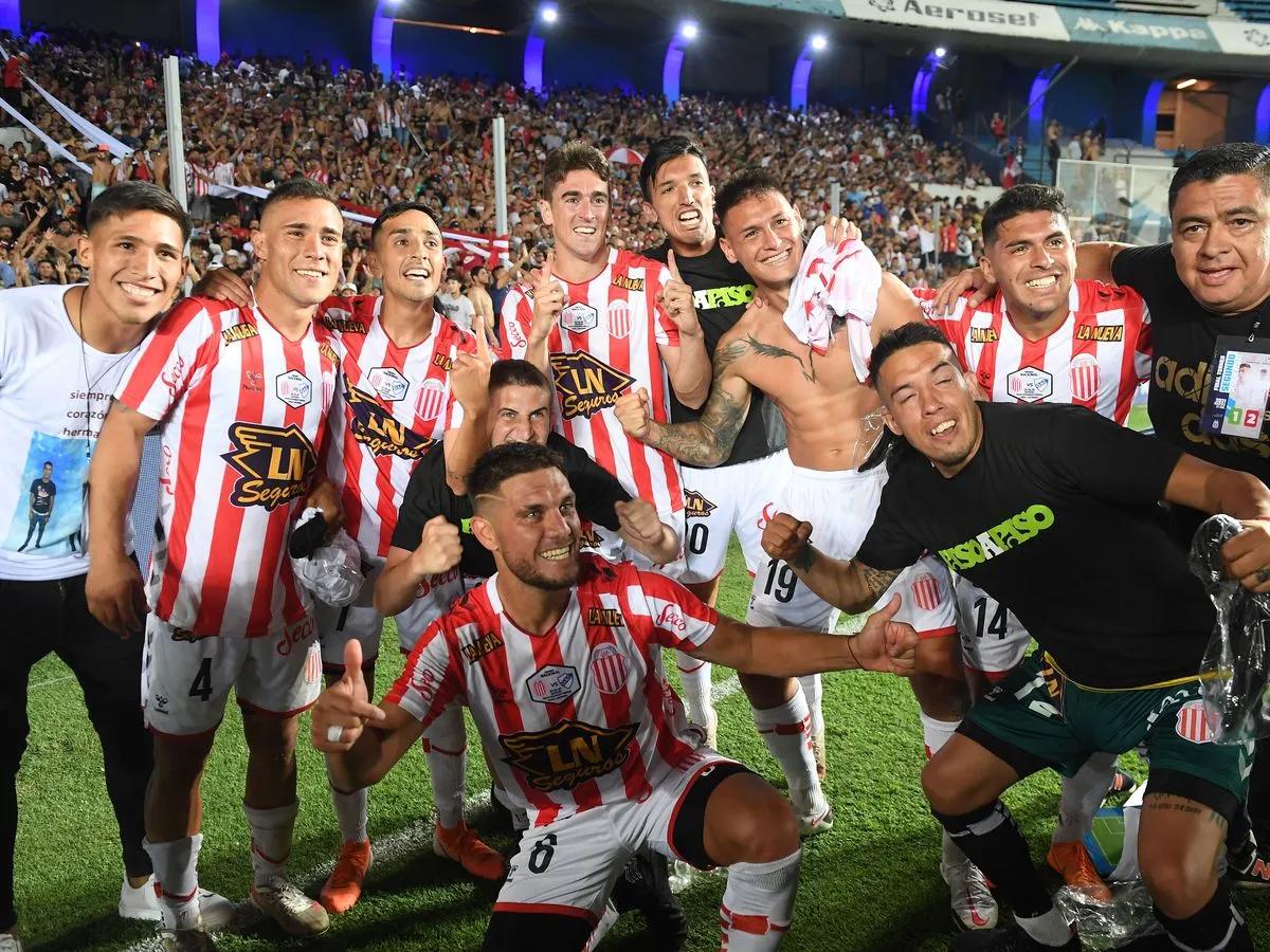 足球阿根廷赛程最新消息,2022阿根廷世界杯足球回顾