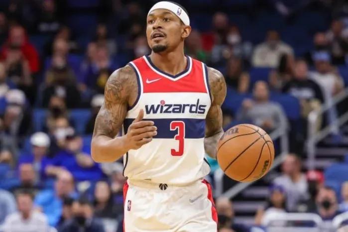 美媒评新赛季10大控卫库里第一,美媒统计20-21赛季各位置平均年薪