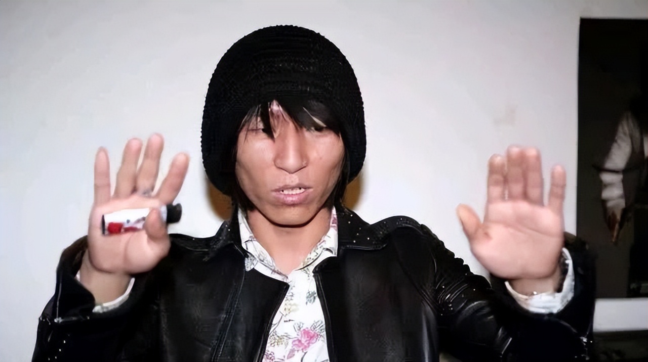 白百何陈羽凡公开离婚5年后，她带儿子改嫁导演，他却落魄无比