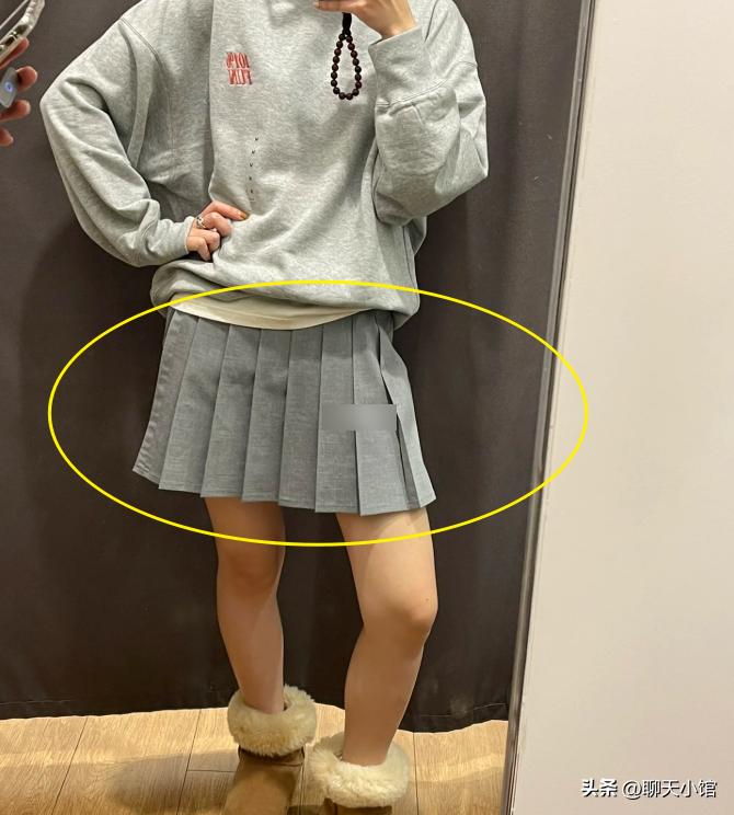 女网红优衣库迷惑行为引群嘲,优衣库童装试穿博主吐槽