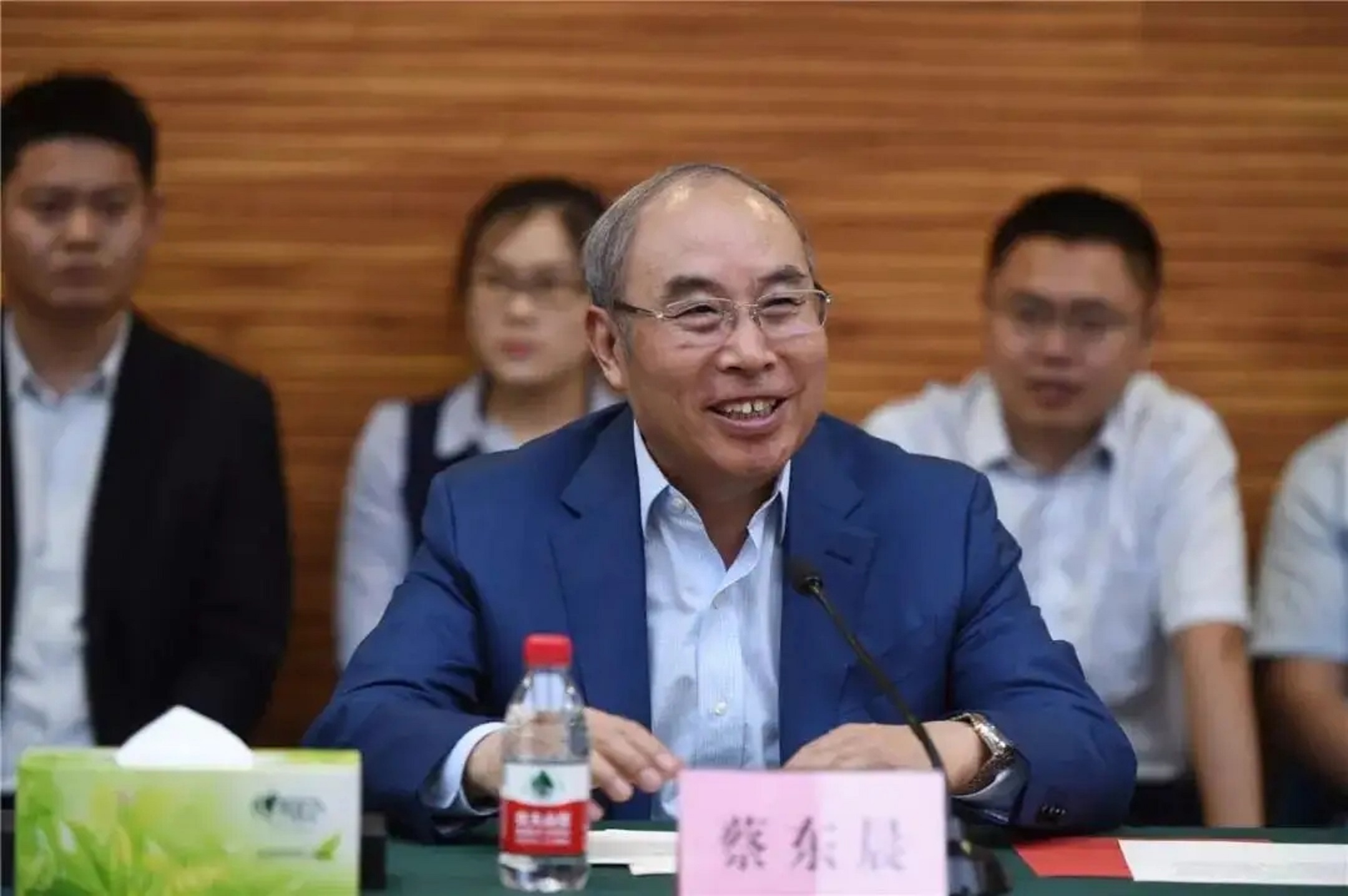 四十岁白手起家前十富豪榜,十大富豪白手起家