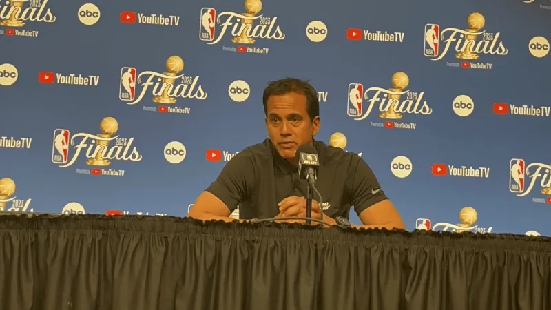 东决热火2-0绿军赛后洛瑞,猛龙vs热火洛瑞压哨三分