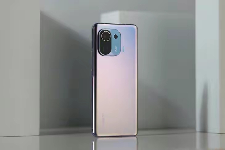 2000以内买旗舰机还是新机,2000左右预算选11pro还是12