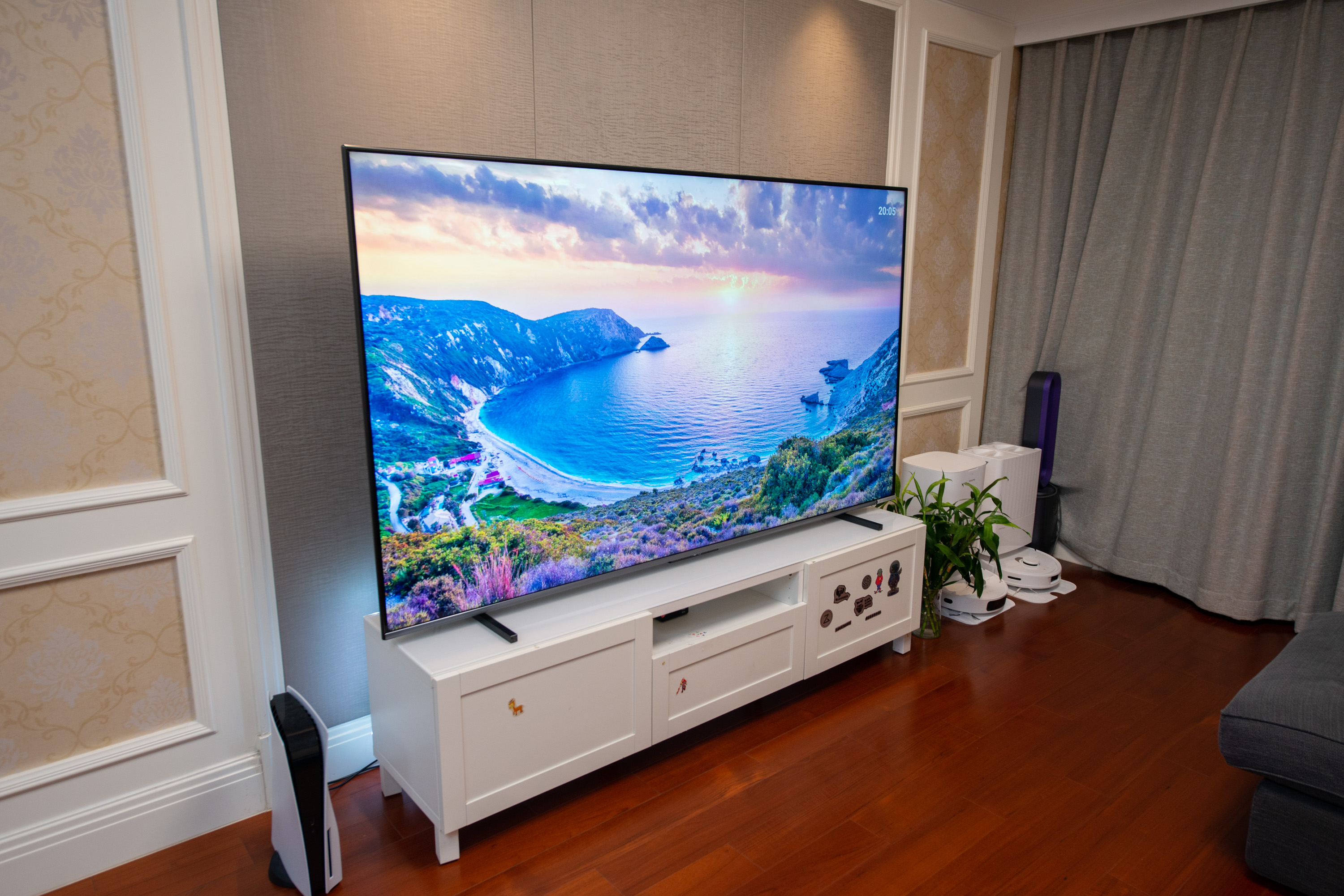 碎屏的电视机,家里电视碎屏了