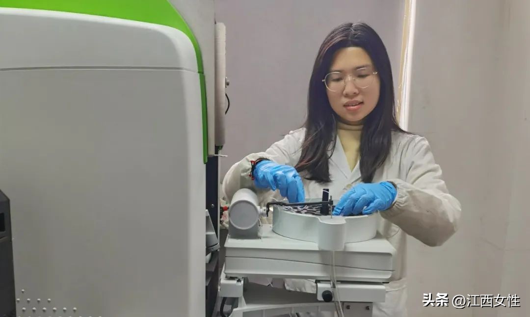 宸惧讣鍒涙柊鍒涗笟琛屽姩浜嬭抗,璧i劚宸惧讣