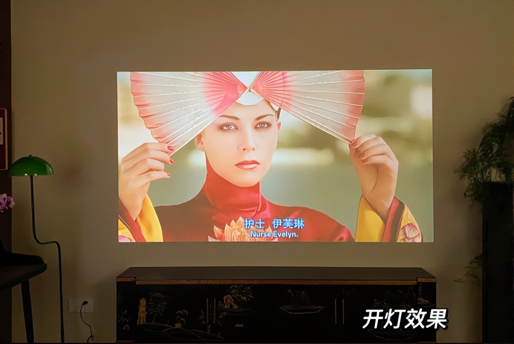 大眼橙投影仪x7d对比当贝d5x,轻薄款投影仪对比测评