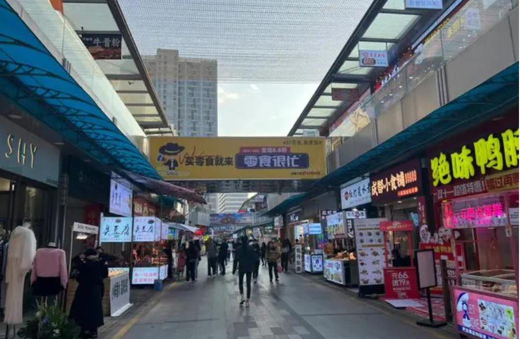 南昌红谷滩特色小吃街哪个最出名,南昌夜市美食小吃街推荐