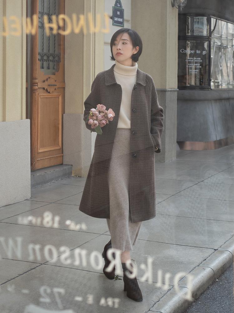 中长款直筒裙如何搭配,春季黑色直筒裙的穿搭方法