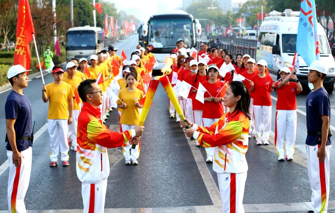 省运会火炬场外传递圆满收官！今天，为浔城骄傲！