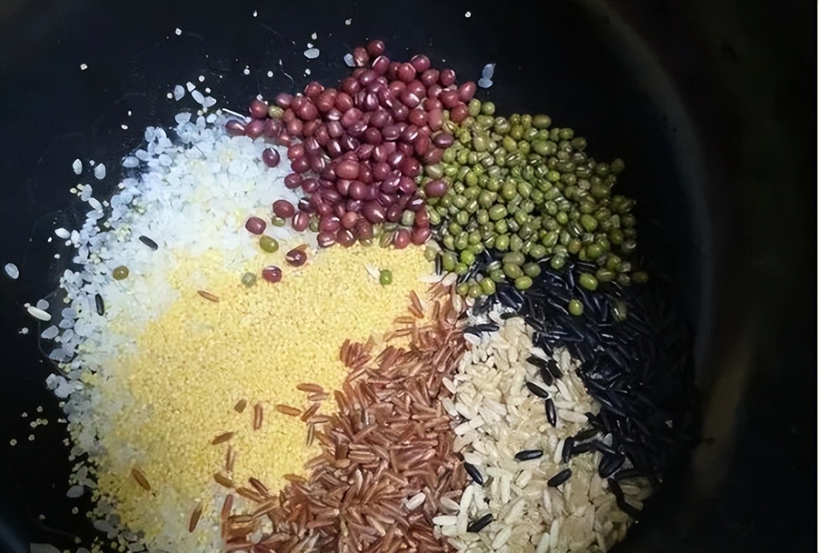 科学家首次破解：93岁内科主任医师也证实，不花一分钱就能轻松多活20年！只需...