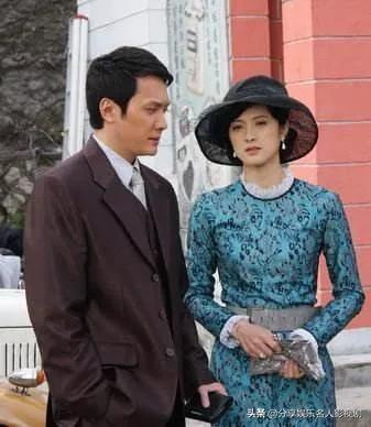 雪中裴南苇白冰,雪中裴南苇